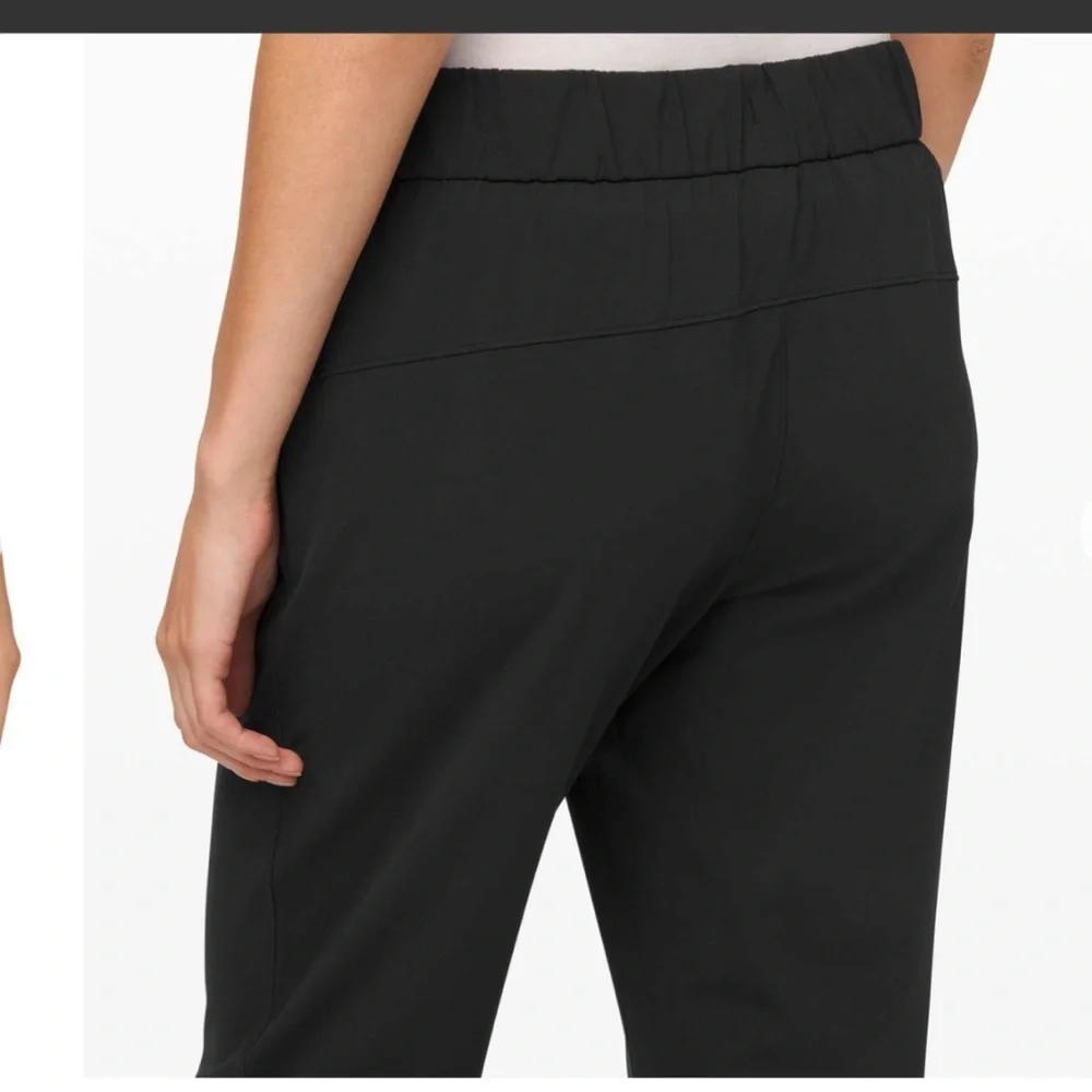 Lululemon On the Fly Jogger *Luxtreme Black | size 6